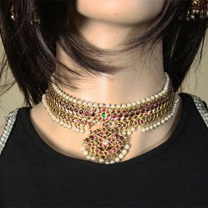 Red Stone Gold Tone Choker Necklace with Pendant